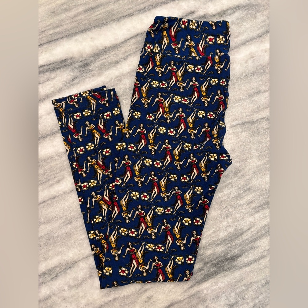 EUC LulaRoe One Size Leggings in Hula Girl Print